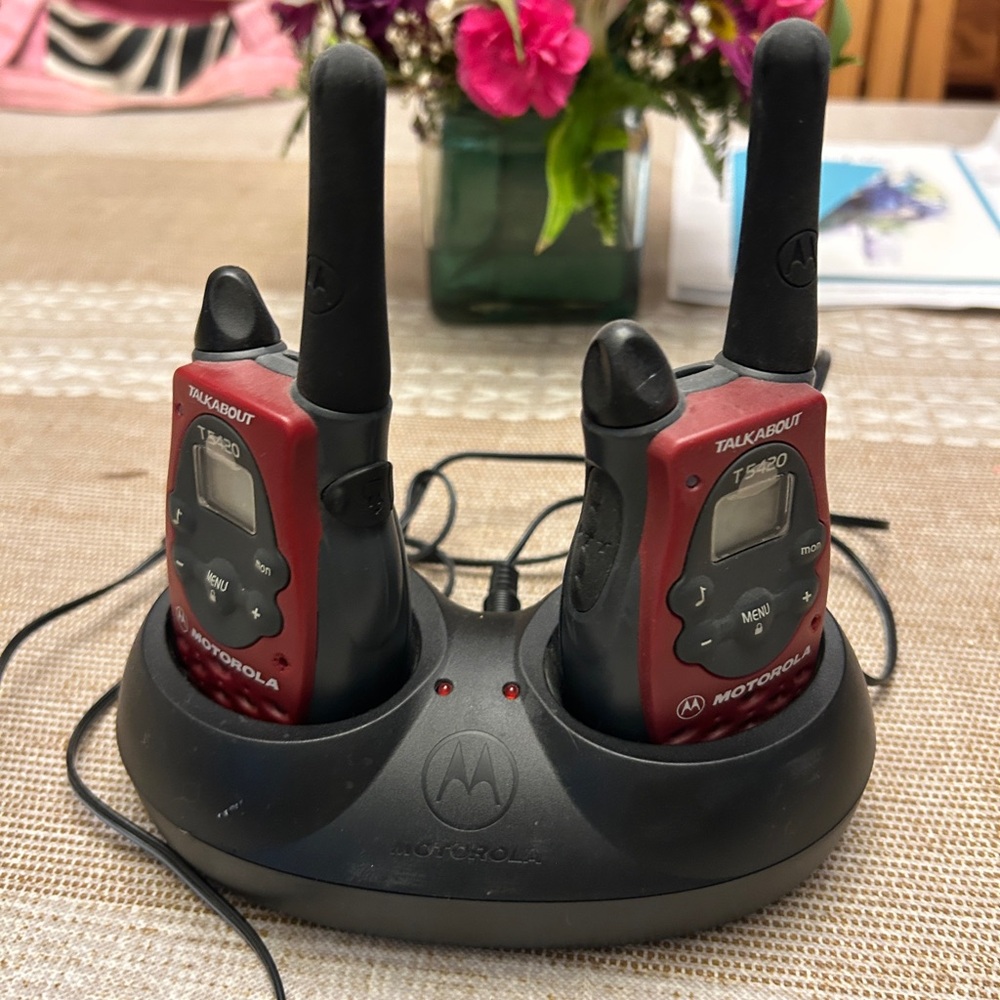 Motorola Talkabout T5200 Red and Black Two-Way Radios
